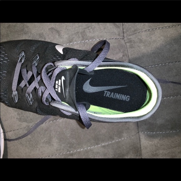 Nike - Picture 2 of 4